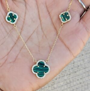 Gorgeous and classy malachite triple four-leaf clover 925 sterling silver gold v